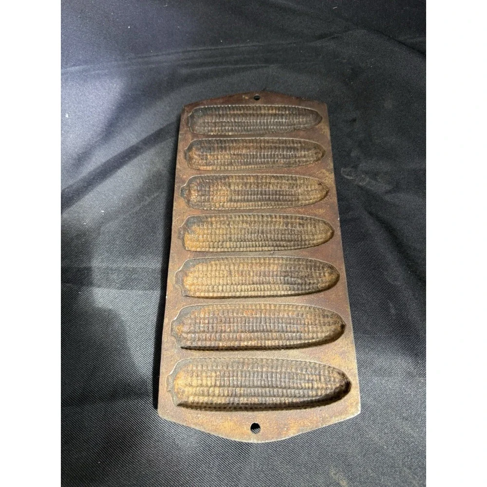 Vintage Cast Iron Cornbread Pan Marked R 7 Stick Corn Ear Baking Mold Pan
